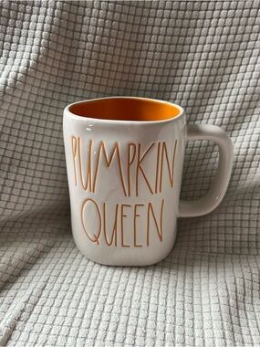 Rae Dunn Pumpkin Queen mug 20oz